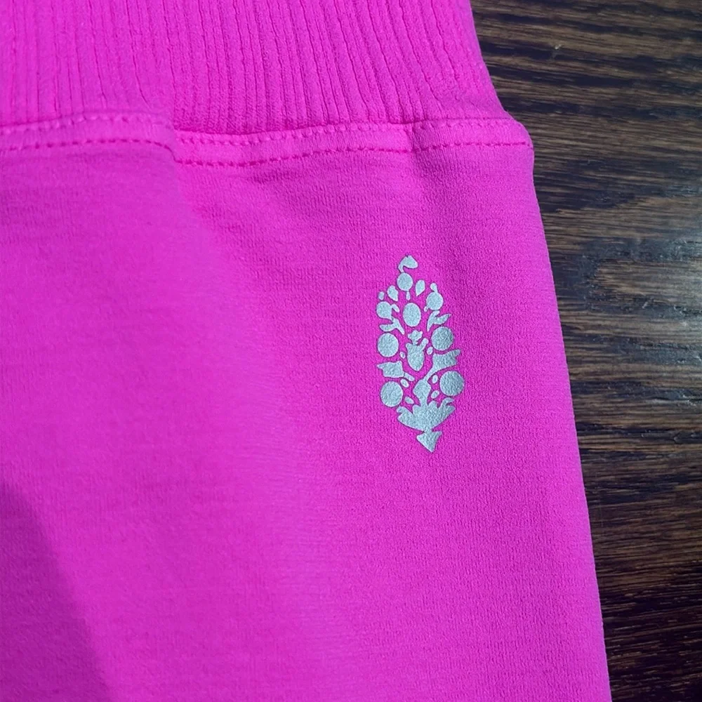 43.  **NWT** FP Movement Good Karma Leggings - Picture 4 of 6